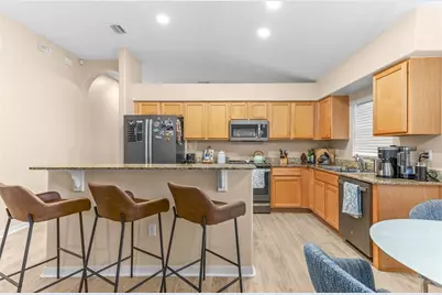 31346 Glendalough Way, Wesley Chapel, FL 33545 - Photo 11