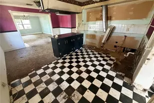 37072 Janet Cir, Dade City, FL 33525 - Photo 3