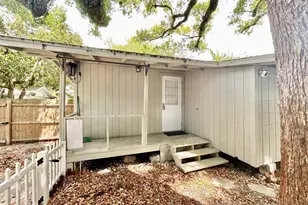 1216 E Chelsea St, Tampa, FL 33603 - Photo 1