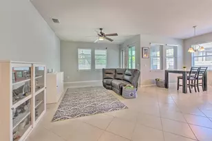 11130 Spring Point Cir, Riverview, FL 33579 - Photo 17