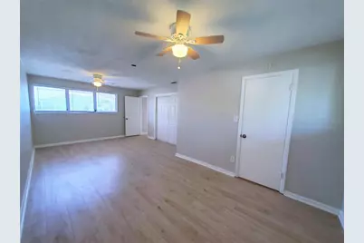 3075 Los Altos Drive #E, Belleair Bluffs, FL 33770 - Photo 9