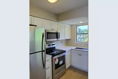 3075 Los Altos Drive #E, Belleair Bluffs, FL 33770 - Photo 5