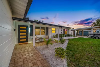 7984 1st Avenue S, Saint Petersburg, FL 33707 - Photo 1