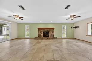 2701 Brandon View Dr, Brandon, FL 33511 - Photo 17