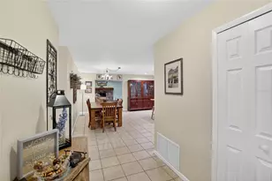 2701 Brandon View Dr, Brandon, FL 33511 - Photo 5