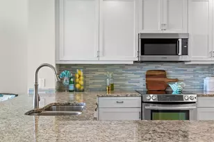 1325 Snell Isle Blvd NE, Saint Petersburg, FL 33704 - Photo 17