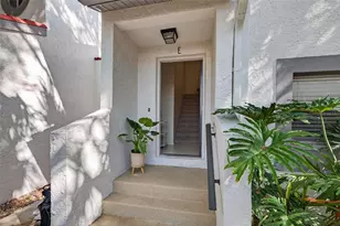 492 Santa Cruz Pl NE, Saint Petersburg, FL 33703 - Photo 3