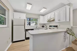 492 Santa Cruz Pl NE, Saint Petersburg, FL 33703 - Photo 13