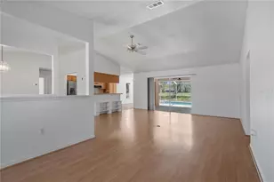 10220 Swanson Ct, Spring Hill, FL 34608 - Photo 7