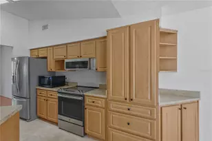 10220 Swanson Ct, Spring Hill, FL 34608 - Photo 9