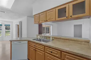 10220 Swanson Ct, Spring Hill, FL 34608 - Photo 13