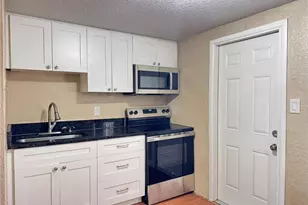 37221 Marlu Ln, Dade City, FL 33525 - Photo 11