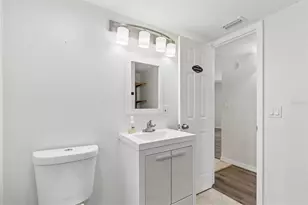 8043 124th St, Seminole, FL 33772 - Photo 33
