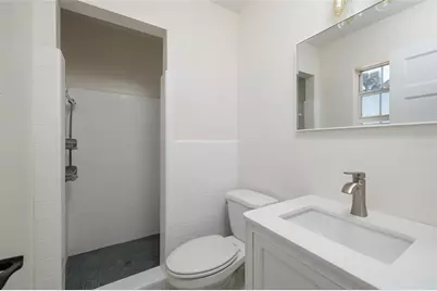 2107 Dolphin Boulevard S, Saint Petersburg, FL 33707 - Photo 19