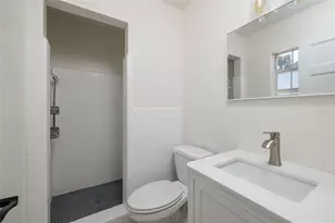 2107 Dolphin Blvd S, Saint Petersburg, FL 33707 - Photo 19