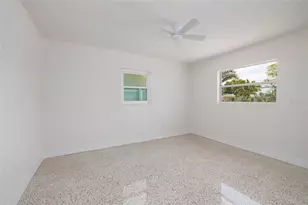 2107 Dolphin Blvd S, Saint Petersburg, FL 33707 - Photo 17