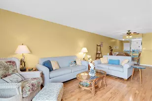 285 107th Ave, Treasure Island, FL 33706 - Photo 5