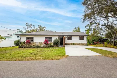 12756 Poinsettia Avenue, Seminole, FL 33776 - Photo 3