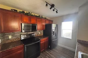 3460 Castle Stone Ct, Valrico, FL 33594 - Photo 7