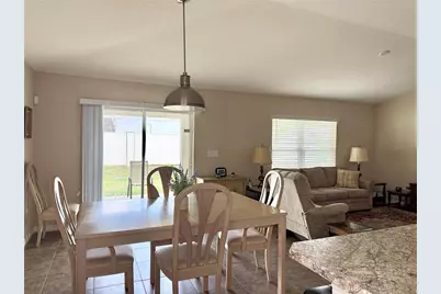 9242 Freedom Hill Dr, Seffner, FL 33584 - Photo 7