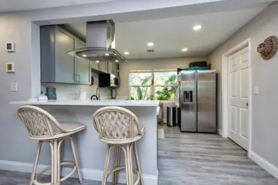 1325 54th Avenue N, Saint Petersburg, FL 33703 - Photo 7