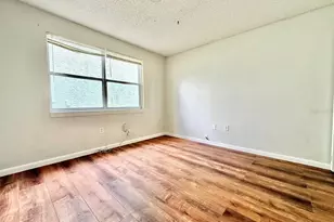 5024 Terrace Palms Cir, Tampa, FL 33617 - Photo 7