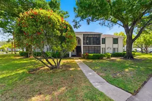 1135 Pine Ridge Cir W, Tarpon Springs, FL 34688 - Photo 3