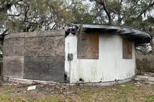 2303 N Gordon St, Plant City, FL 33563 - Photo 3