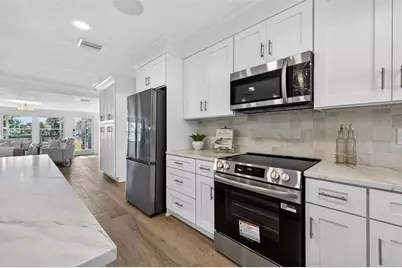 4790 Venetian Boulevard NE, Saint Petersburg, FL 33703 - Photo 9