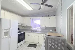 3135 Great Oak St, Wesley Chapel, FL 33543 - Photo 7