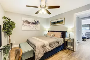 325 Island Way, Clearwater Beach, FL 33767 - Photo 15