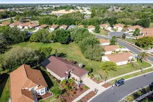 70 Center Oak Cir, Spring Hill, FL 34609 - Photo 11