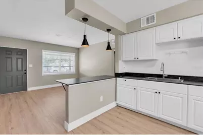 3926 40th Avenue N, Saint Petersburg, FL 33714 - Photo 5