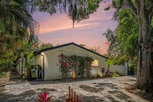4050 Turks Cap Pl, Sarasota, FL 34234 - Photo 27