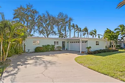 6931 Grande Vista Way S, Saint Petersburg, FL 33707 - Photo 1