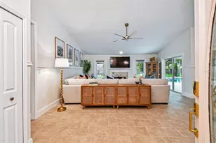 10503 Nile Ct, Tampa, FL 33615 - Photo 3