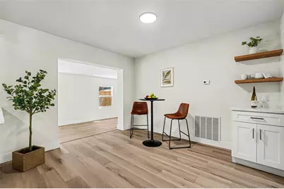 707 Queens Court, Seffner, FL 33584 - Photo 11