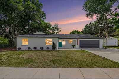 707 Queens Court, Seffner, FL 33584 - Photo 1