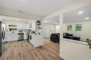 707 Queens Ct, Seffner, FL 33584 - Photo 13