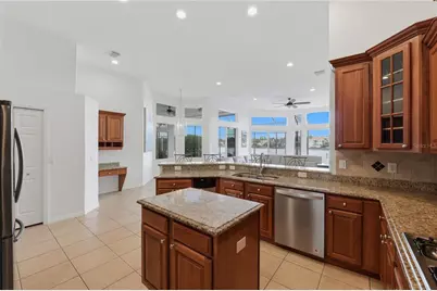 10513 Bermuda Isle Drive, Tampa, FL 33647 - Photo 9