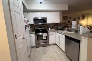 8513 Island Breeze Ln, Temple Terrace, FL 33637 - Photo 9