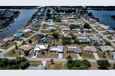 543 Mayview Avenue NW, Port Charlotte, FL 33952 - Photo 5