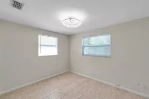 8074 37th Ave N, Saint Petersburg, FL 33710 - Photo 17