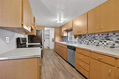 13804 Hillcrest Drive, Riverview, FL 33569 - Photo 9