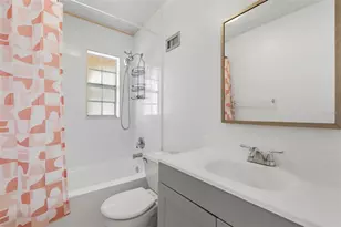 9992 86th St, Seminole, FL 33777 - Photo 19