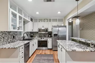 204 S Burlingame Avenue, Temple Terrace, FL 33617 - Photo 9