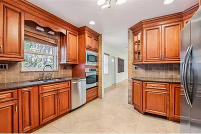 215 S West Shore Boulevard, Tampa, FL 33609 - Photo 17