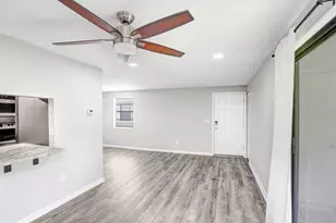 137 Hunter Lake Dr, Oldsmar, FL 34677 - Photo 9