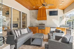 15108 Kestrelglen Way, Lithia, FL 33547 - Photo 3