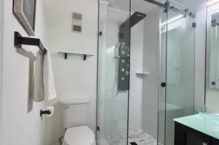 136 Pompano Dr SE, Saint Petersburg, FL 33705 - Photo 15